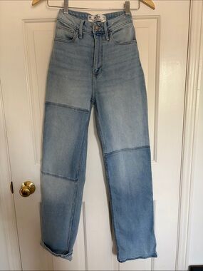 Hollister Curvy Ultra High-Rise Dad Jeans Light Wash W23 L31 Size 00